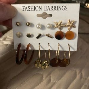 NWT 9 pair fashion earrings